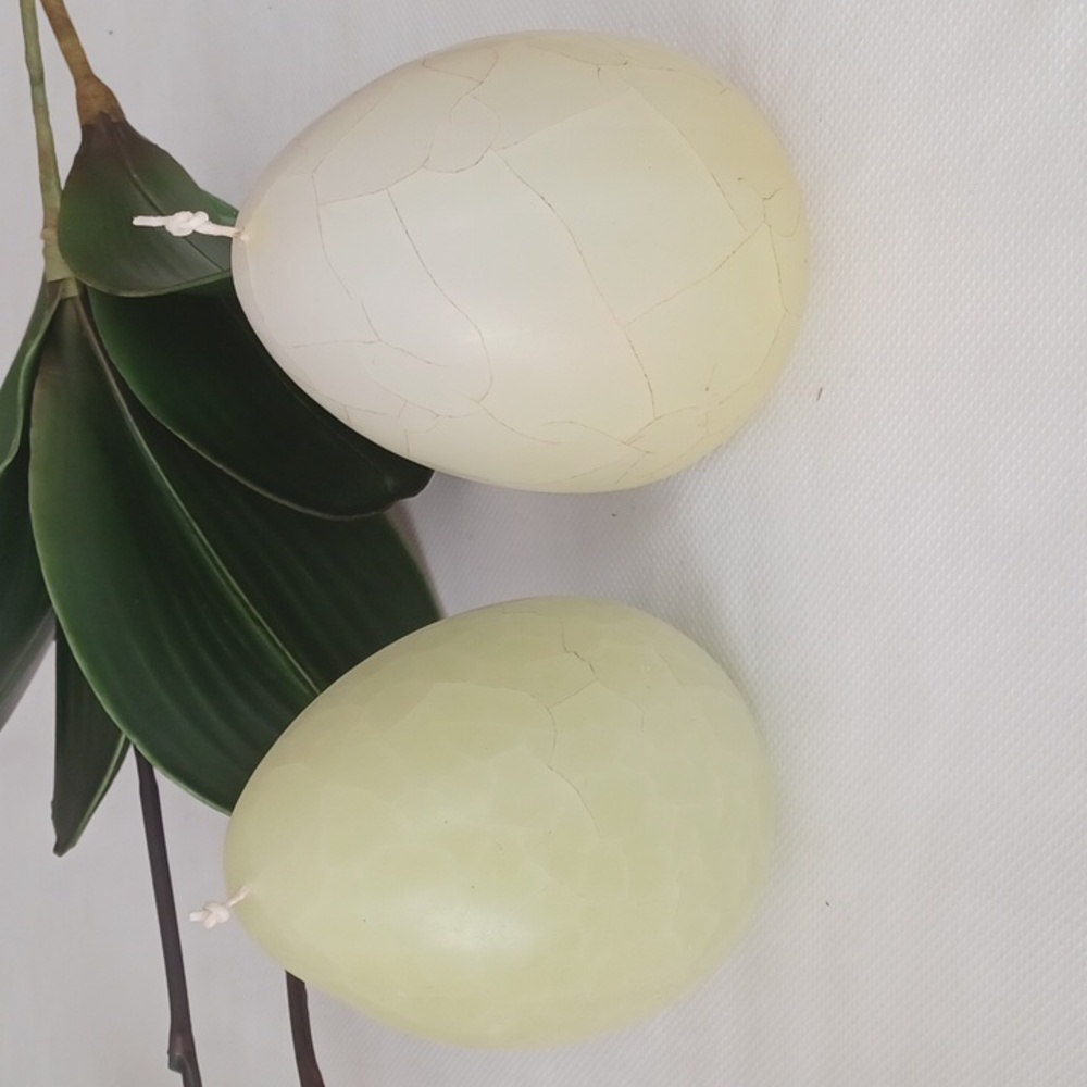 Pottery Barn (2) 5" Easter Crackled Egg Candles